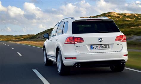 Volkswagen Touareg V8 TDI R-Line: sports flagship for local line-up - Photos (1 of 7)