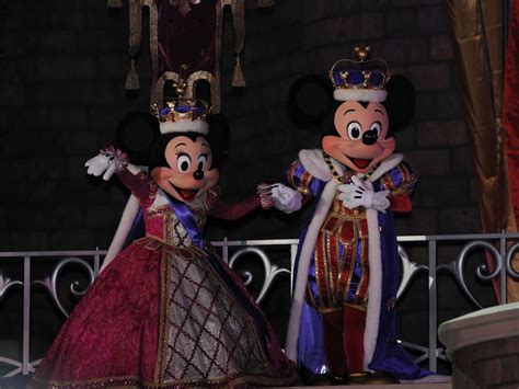 King Mickey and Queen Minnie - Cinderellabration | Disney friends, Mickey, Disney costumes