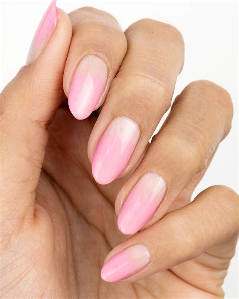 Pretty Pink Gradient Nails: Ombre Nail Tutorial - Lulus.com Fashion Blog