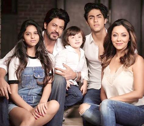 Must See: Shah Rukh Khan & Gauri Khan’s perfect family portrait with ...