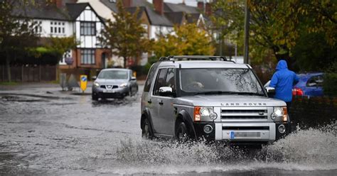 Latest Surrey Met Office weather warning for heavy rain as Storm Henk ...