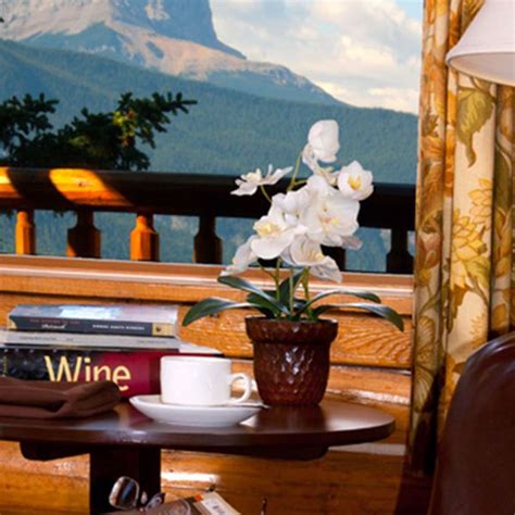 Rooms at Our Jasper Hotel - Book Today - Overlander Mountain Lodge