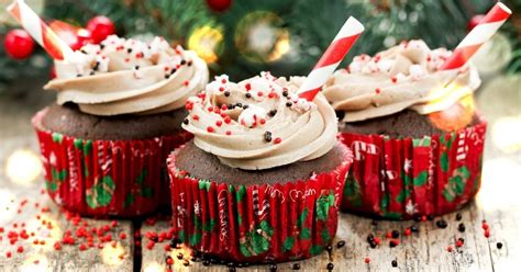 35 Easy Christmas Cupcakes - Insanely Good