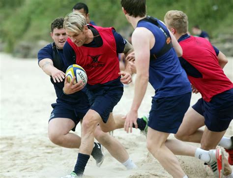 Newcastle Falcons as rugby stars train on Tynemouth beach - Chronicle Live