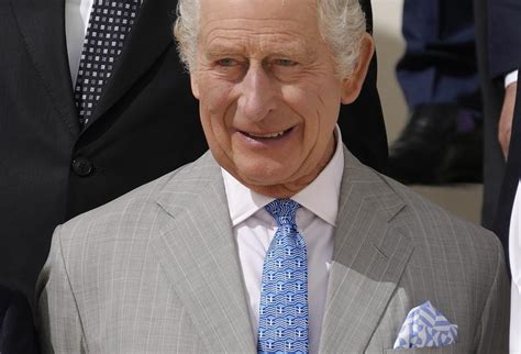 King Charles III draws attention by wearing a Greek flag tie after ...