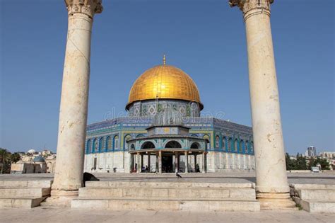 The Dome of the Rock on the Temple Mount in Jerusalem. Stock Image - Image of golden, dome ...