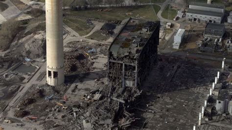 Didcot power station collapse: Three missing 'unlikely to be alive' - BBC News