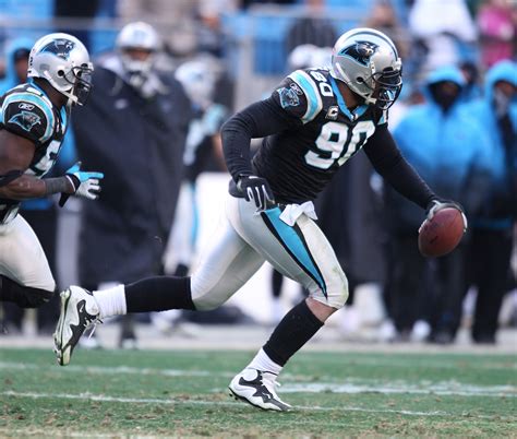 Julius Peppers headed back to Carolina Panthers