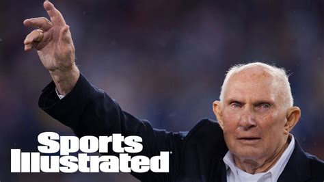 Y.A. Tittle, NFL Legend & Hall Of Fame Player, Dies At Age 90 | SI Wire | Sports Illustrated ...