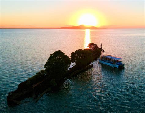 Magnetic Island Sunset Cruise and Shipwrecks |2 Hours