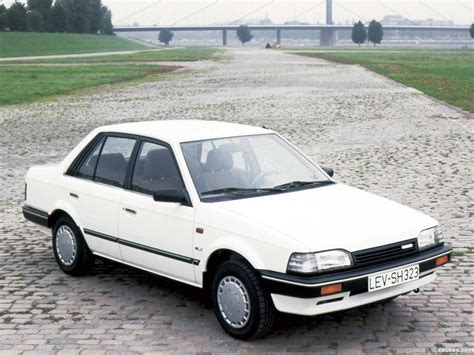 Fotos de Mazda 323 Sedan BF 1986