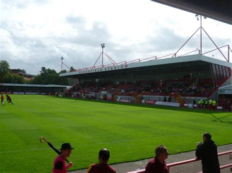 Crawley Town - Broadfield Stadium - Chapalar's Football