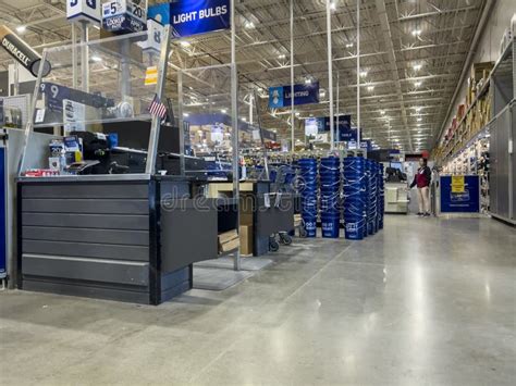 Everett, WA USA - Circa July 2022: Angled View of a Checkout Counter Inside a Lowes Home ...