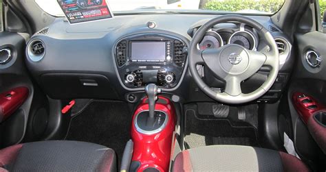 File:Nissan Juke 15RX interior.jpg - Wikipedia