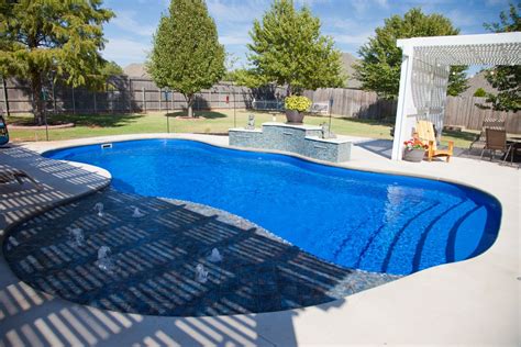 Country Leisure Manufacturing located in Moore, OK. Pools, Hot Tubs, Splash Pads, and Outdoor ...