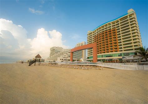 Beach Palace - Cancun, Mexico All Inclusive Deals - Shop Now