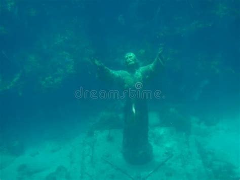 Jesus Statue Underwater Coral Reef Diving Stock Image - Image of scuba, reef: 121252935