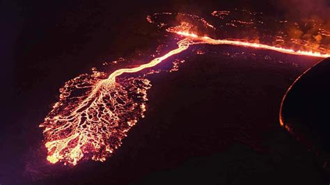 Map shows scale of Iceland volcano eruption as lava spews into the air