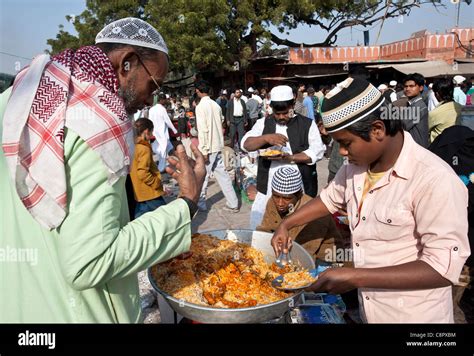 Street food. New Delhi. India Stock Photo - Alamy