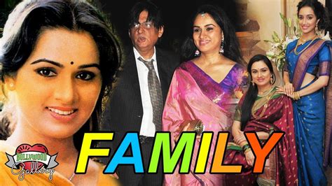 Padmini Kolhapure Family Photo