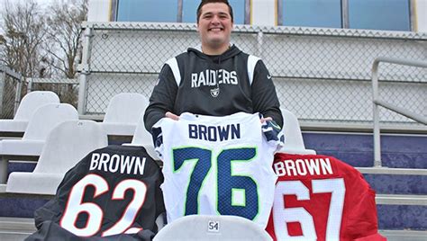 Vicksburg native Ben Brown caps chaotic NFL season by signing with Raiders - The Vicksburg Post ...