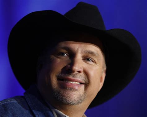 Garth Brooks, Toby Keith play Oklahoma tornado benefit - Los Angeles Times