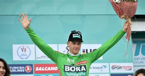 Sam Bennett becomes first Irish cyclist in over 30 years to earn green ...