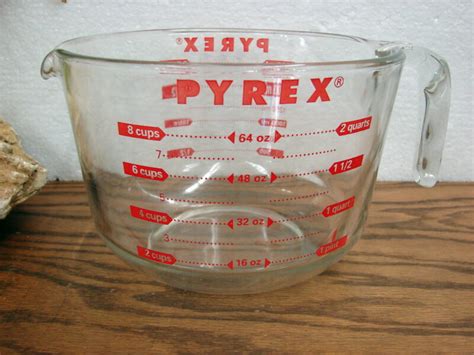 Vintage PYREX 8 Cup 64 oz 2 Quart Measuring Cup Pitcher Red Print ...