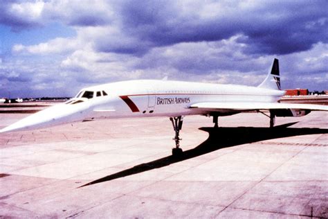 Fascinating historic photos show off the glory days of Concorde on 50th ...