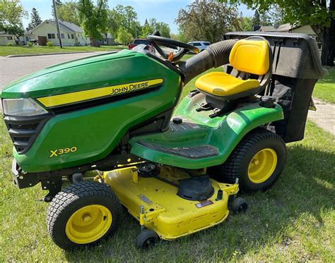 2016 JOHN DEERE X390 RIDING LAWN MOWER WITH 48-INCH DECK AND BAGGER ...