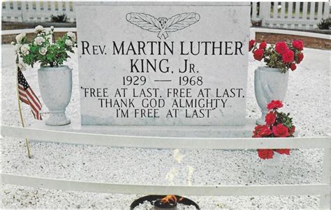 Gravestone of Rev Martin Luther King Jr 1929-1968 Atlanta Georgia Free ...