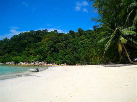 Malaysia Islands – 10 Amazing Islands You Need to Visit | Malaysia island, Perhentian island ...