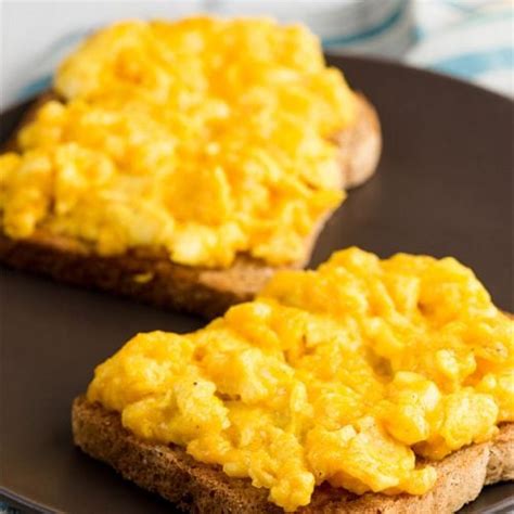 Scrambled Eggs with Cheese: Delicious and High Protein