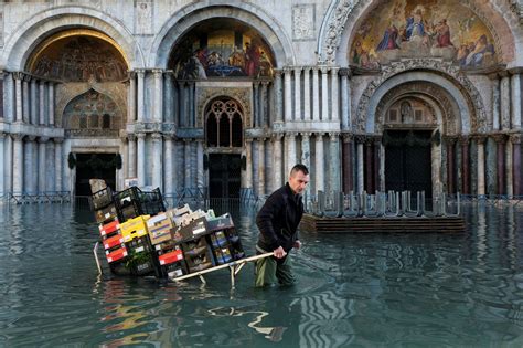 Venice's world-famous 'streets of water' left dry after dramatic low ...