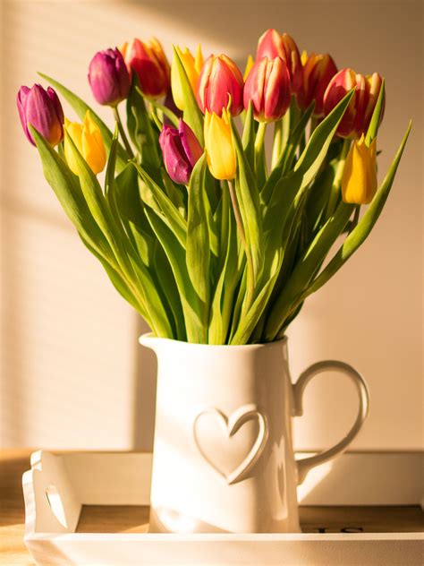 Tulip Vase - | Tulips in vase, Tulips arrangement, Tulips