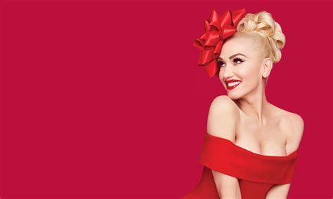 Gwen Stefani: You Make It Feel Like Christmas | Xmas Music in October?!