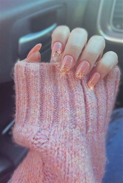 Pink and gold glitter nails in 2023 | Pink glitter nails, Short pink ...