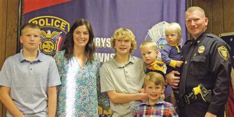 Perrysburg Township police chief, deputy chief administered oaths of ...