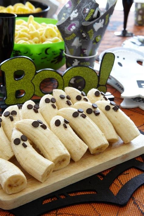 Ghost Bananas recipe by Poundland for a healthy snack at your Halloween party. | Banana recipes ...