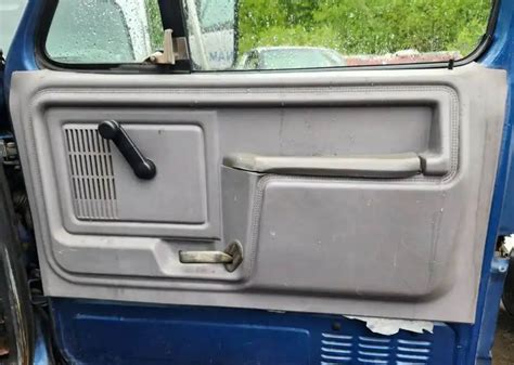 Ford F-700 Interior Part for a 1996 Ford F700 For Sale | Elkton, MD | P-79764 | MyLittleSalesman.com