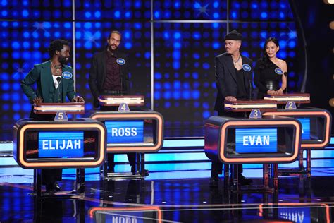 Team Rob Lowe vs. Team Terrence Howard on ‘Celebrity Family Feud’ 2021 – See Pics! | Feeling the ...