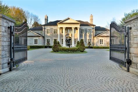 Nå kan du kjøpe Regina Georges hus! | Posh houses, Luxury homes dream houses, Fancy houses