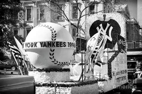 1996 Yankees World Series Parade Float New York City Photograph by John ...