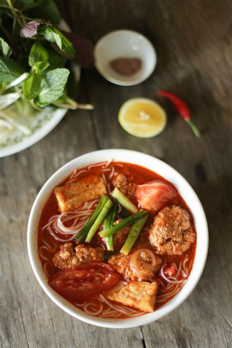 Bún Riêu Recipe (Vietnamese Crab, Pork & Tomato Noodle Soup)