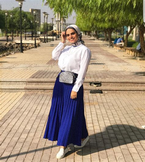 21 Modest Ways To Style Long Pleated Skirts With Hijab Fashion - Zahrah ...