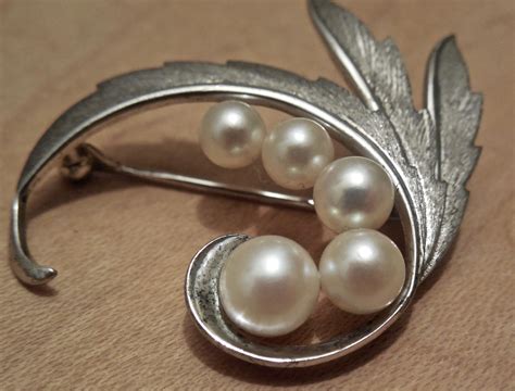 Mikimoto cultured pearl brooch | Collectors Weekly