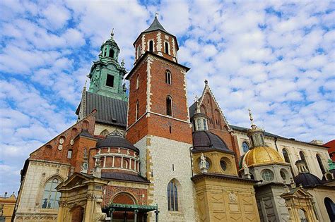 The Medieval Wawel Royal Castle - Visit no. 1 Touristic Site in Europe!