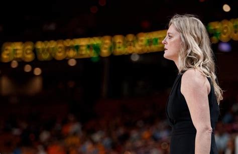 Lady Vols Coach Kellie Harper Signs Contract Extension | Rocky Top Insider