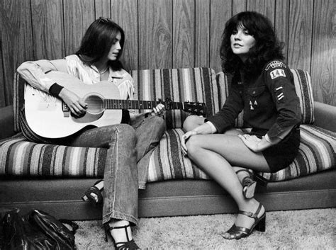 Linda Ronstadt and EmmyLou Harris [1970s] : r/OldSchoolCool