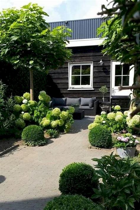 80 Best Patio Container Garden Design Ideas (14) - GARDENIDEAZ.COM